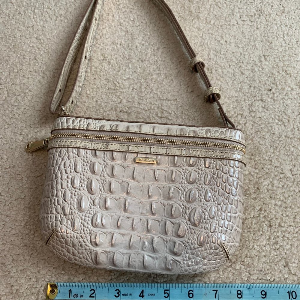 Sprectacular Off White Brahmin Leather Purse